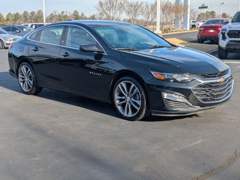 Used 2023 Chevrolet Malibu LT image 2