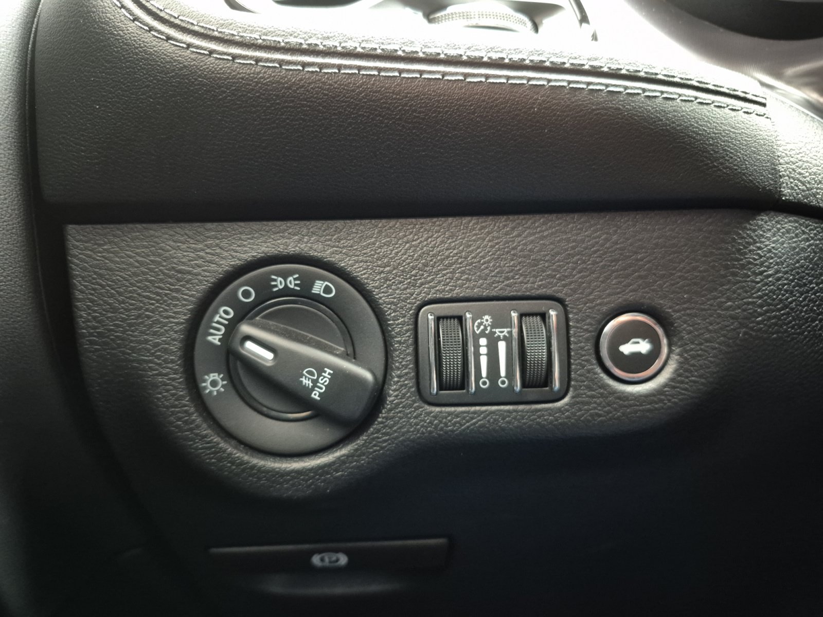 Used 2020 Dodge Challenger R/T w/ Plus Package RWD image 31