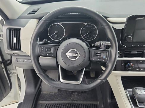 Used 2023 Nissan Pathfinder SL image 27