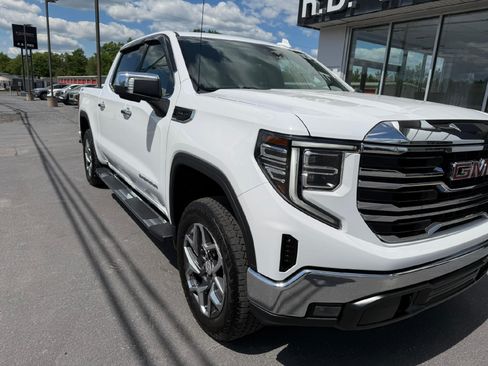 Used 2023 GMC Sierra 1500 SLT w/ SLT Premium Package AWD/4WD image 4