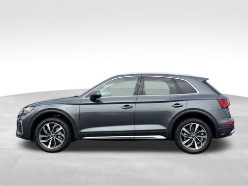 Used 2023 Audi Q5 2.0T Premium w/ Convenience Package image 4