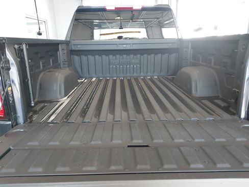 Used 2025 GMC Sierra 1500 AT4 image 27