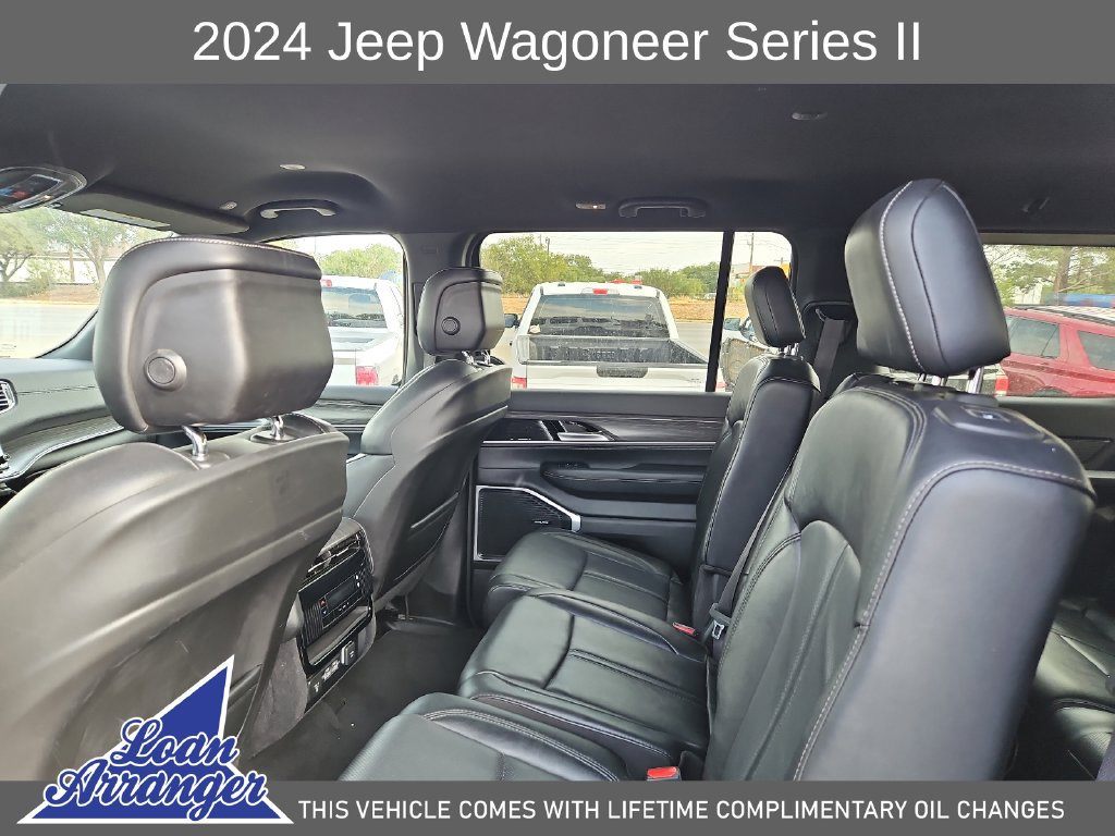 Used 2024 Jeep Wagoneer Series II w/ Flexible Seating Group RWD image 19