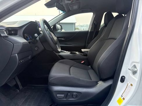 Used 2024 Toyota Venza LE AWD/4WD image 14