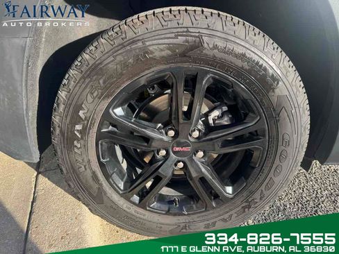 Used 2023 GMC Terrain AT4 image 34