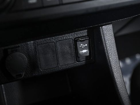 Used 2014 Toyota Corolla LE image 17