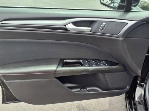 Used 2016 Ford Fusion SE AWD/4WD image 27