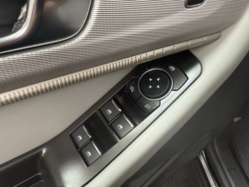 New 2025 Ford Explorer Active w/ Active Comfort Package image 9