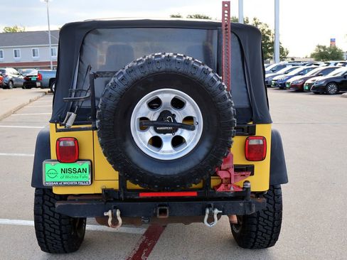 Used 2004 Jeep Wrangler Rubicon AWD/4WD image 9
