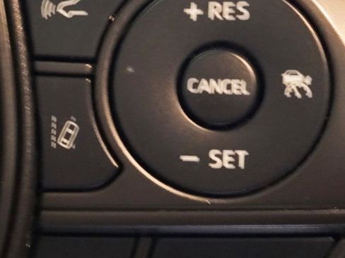 Used 2022 Toyota Corolla LE image 23