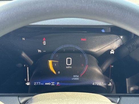 Used 2025 Chevrolet TrailBlazer LT AWD/4WD image 14