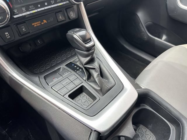 Used 2021 Toyota RAV4 XLE Premium AWD/4WD image 31