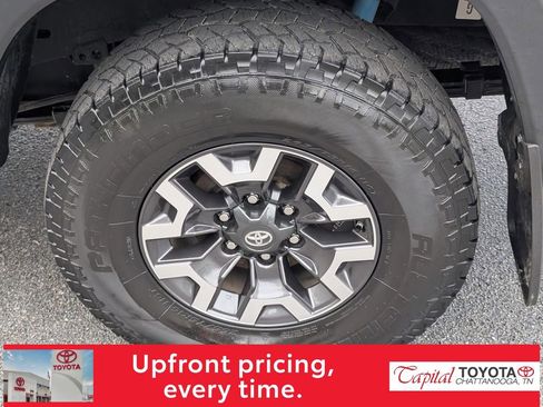 Used 2021 Toyota Tacoma TRD Off-Road w/ TRD Premium Off Road Package AWD/4WD image 11