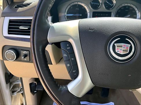 Used 2012 Cadillac Escalade Premium image 21