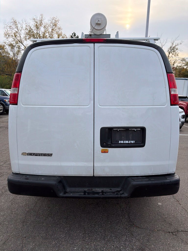Used 2022 Chevrolet Express 2500 w/ Driver Convenience Package RWD image 6