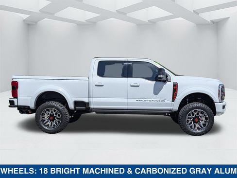 Used 2026 Ford F250 Lariat w/ Black Appearance Package image 3