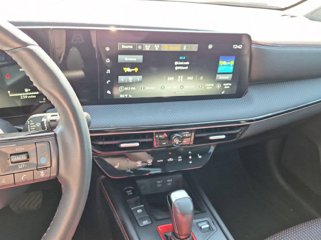 Used 2025 Nissan Kicks SR w/ SR Premium Package AWD/4WD image 23