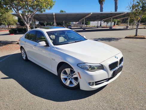 Used 2013 BMW 528i Sedan RWD image 2