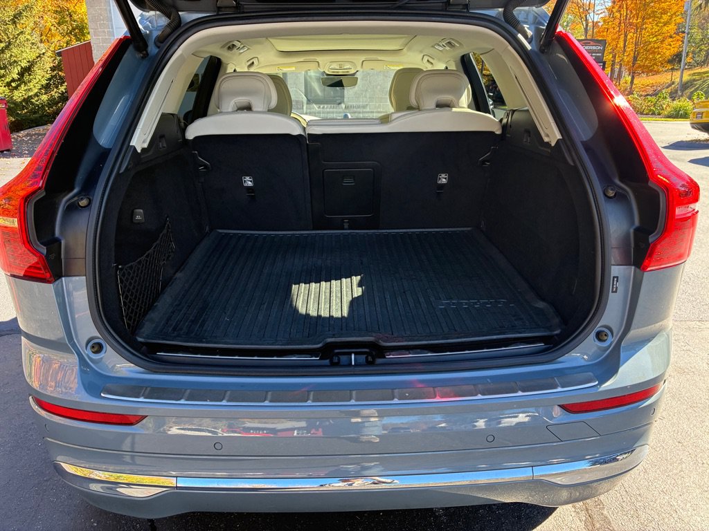Used 2022 Volvo XC60 B5 Inscription w/ Advanced Package AWD/4WD image 11
