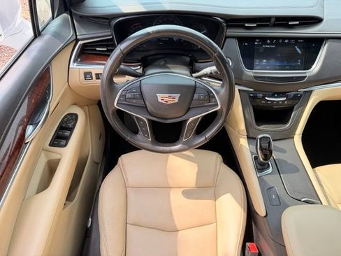 Used 2018 Cadillac XT5 Luxury w/ Driver Awareness Package FWD image 15