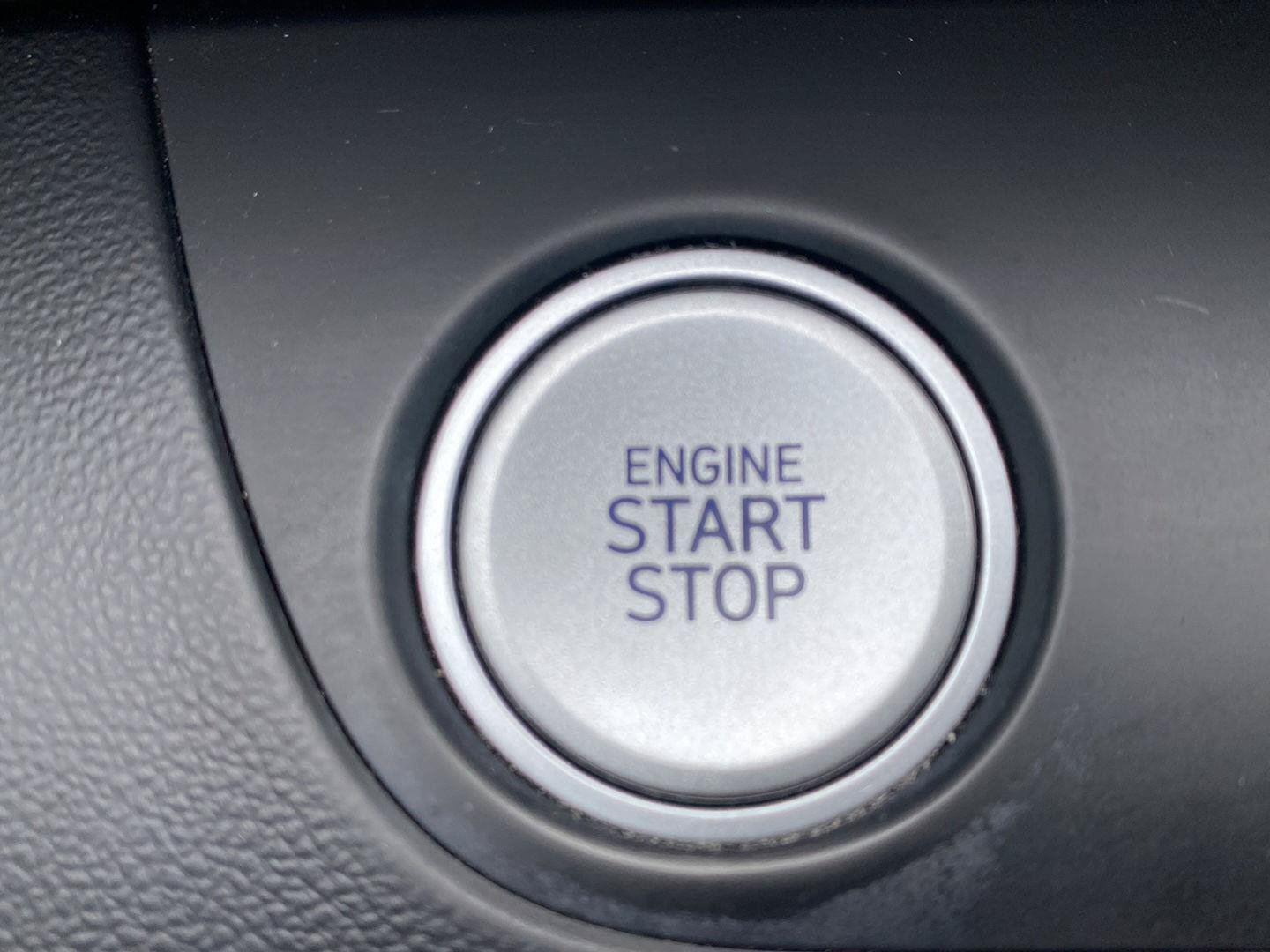 Used 2024 Hyundai Elantra SEL w/ Convenience Package FWD image 19