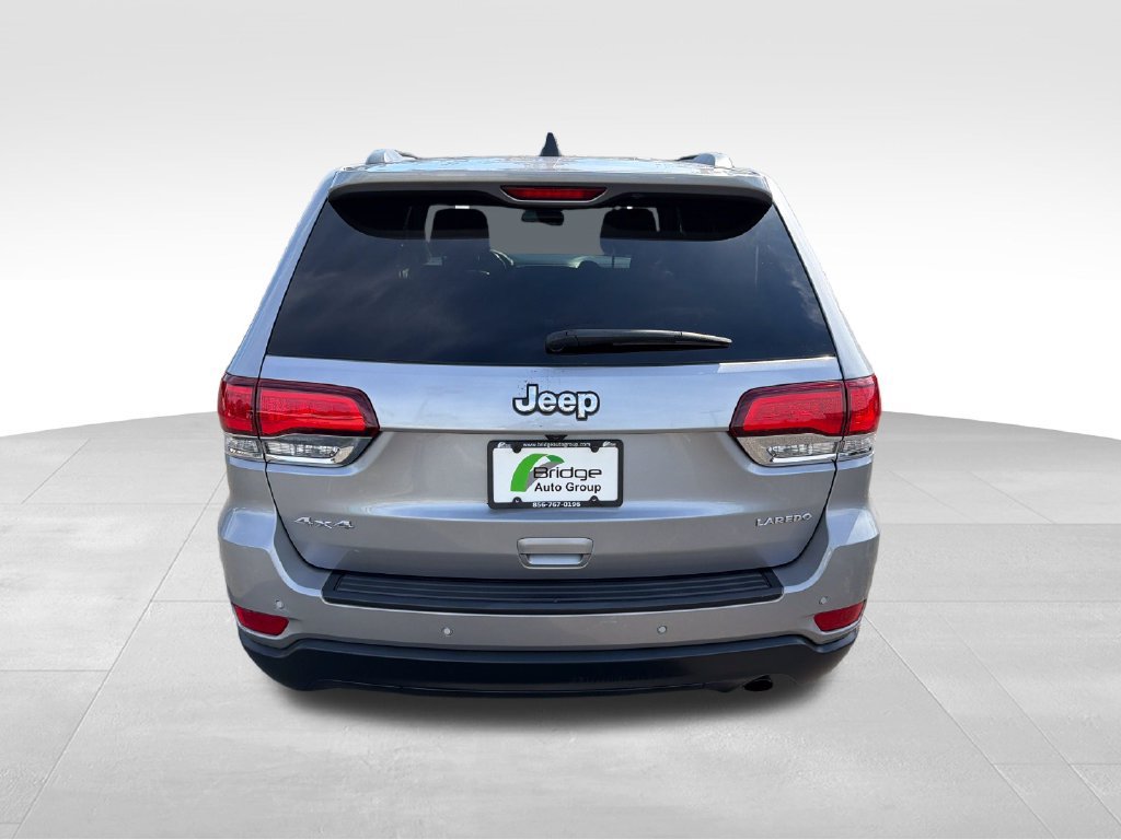 Used 2020 Jeep Grand Cherokee Laredo AWD/4WD image 6
