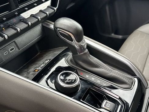 Certified 2024 Chevrolet Colorado ZR2 w/ ZR2 Convenience Package III image 15