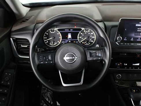 Certified 2022 Nissan Rogue SV FWD image 9
