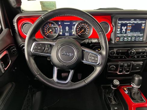 Used 2020 Jeep Wrangler Unlimited Sahara image 13