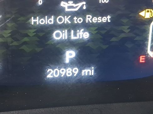 Used 2025 Jeep Wrangler Unlimited Rubicon image 2