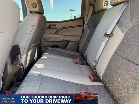 Used 2024 Chevrolet Colorado ZR2 w/ Technology Package image 23