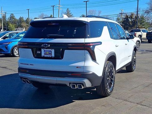 New 2026 Chevrolet Traverse Z71 w/ Driver Confidence Package image 2