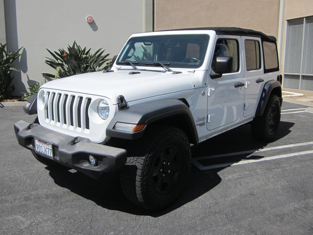 Used 2018 Jeep Wrangler Unlimited Sport S AWD/4WD image 8