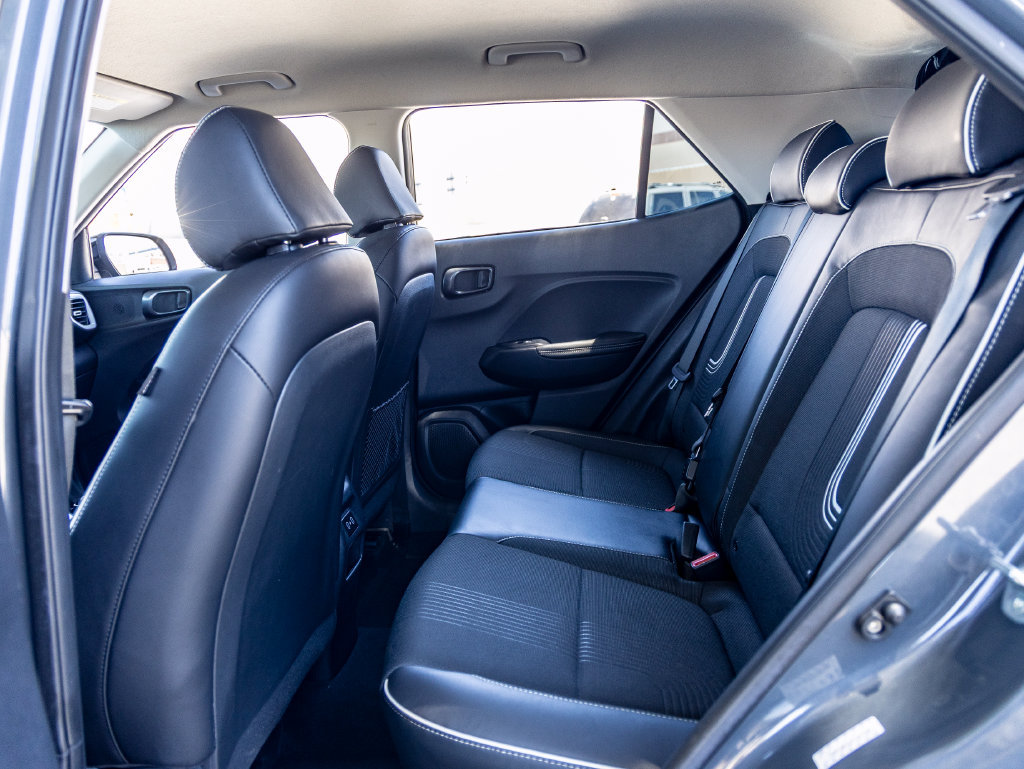 Used 2024 Hyundai Venue Limited FWD image 24