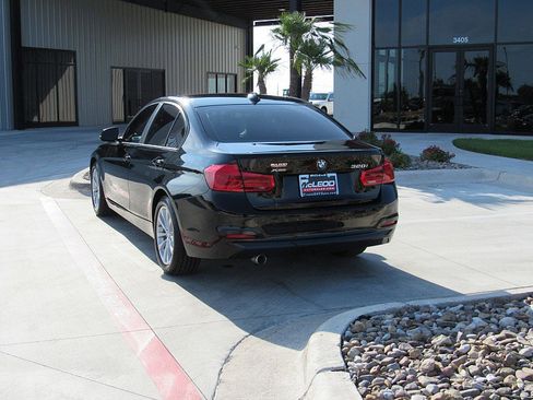 Used 2018 BMW 320i xDrive Sedan image 8