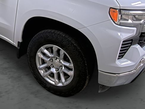 Certified 2023 Chevrolet Silverado 1500 LT w/ Z71 Off-Road Package image 14