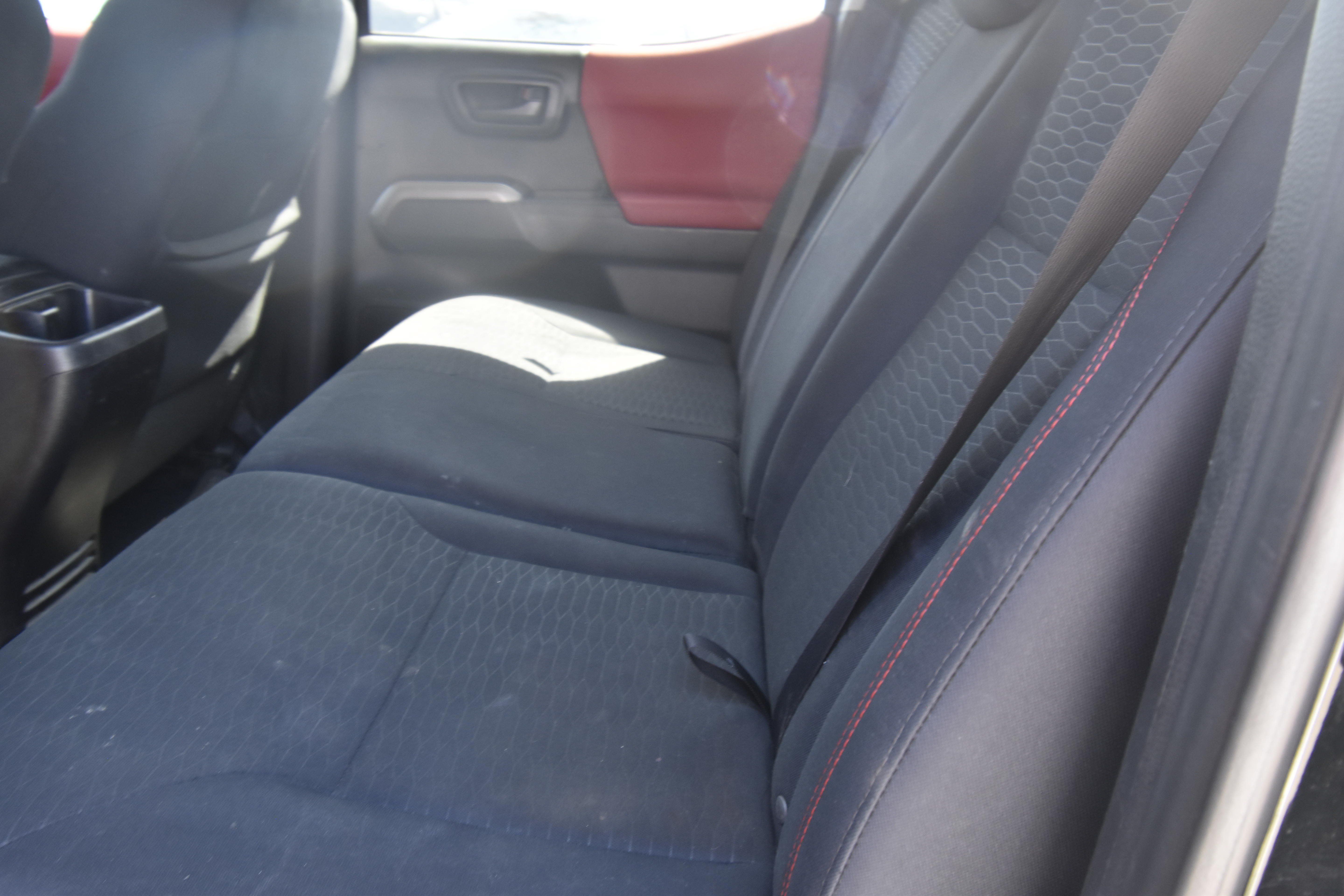 Used 2016 Toyota Tacoma SR5 w/ SR5 Appearance Package (SN) RWD image 8