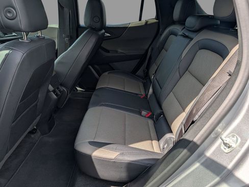 Certified 2025 Chevrolet Equinox LT w/ Convenience Package II AWD/4WD image 32