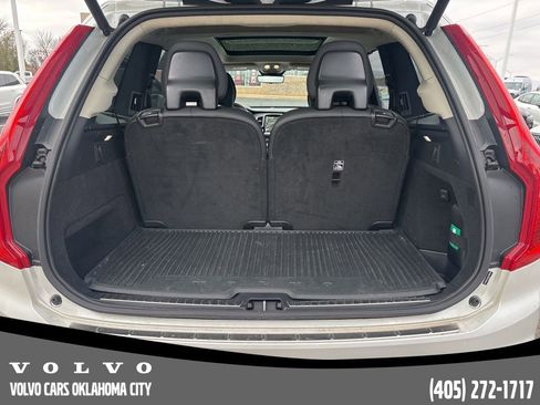 Certified 2025 Volvo XC90 B6 Ultra w/ Lounge Package image 22