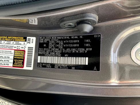 Used 2024 Toyota Sienna Limited image 37