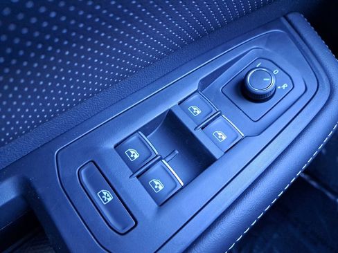 New 2025 Volkswagen Atlas Cross Sport SEL image 26