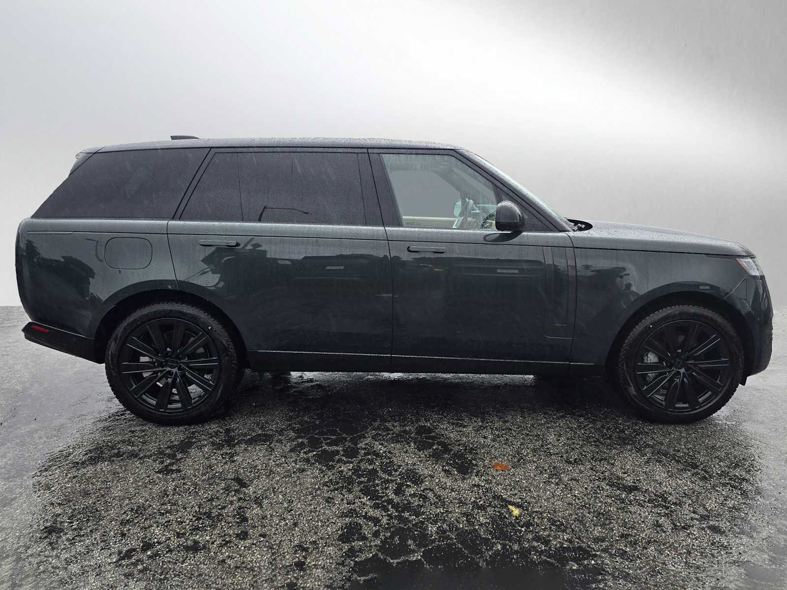 New 2026 Land Rover Range Rover Long Wheelbase SE AWD/4WD image 6