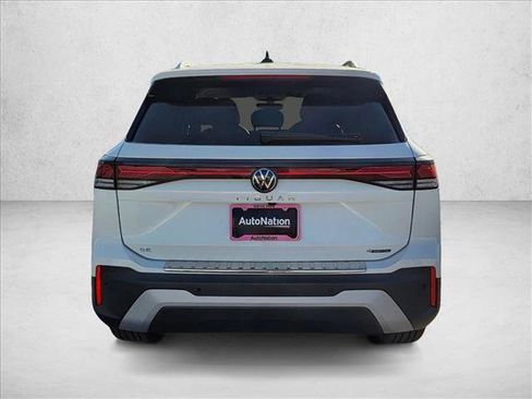 New 2026 Volkswagen Tiguan SE image 8