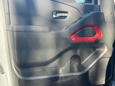 Used 2024 Nissan Frontier PRO-4X w/ Off-Road Protection Package image 14