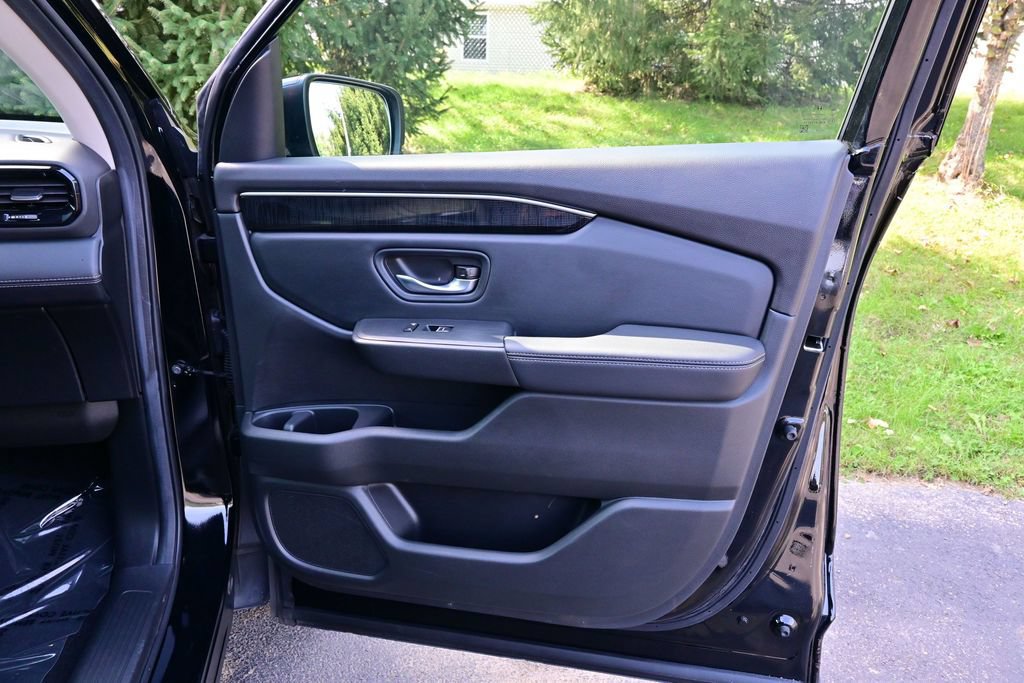 Used 2025 Honda Pilot Elite image 24