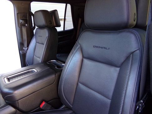 Used 2021 GMC Yukon Denali w/ Denali Ultimate Package AWD/4WD image 20