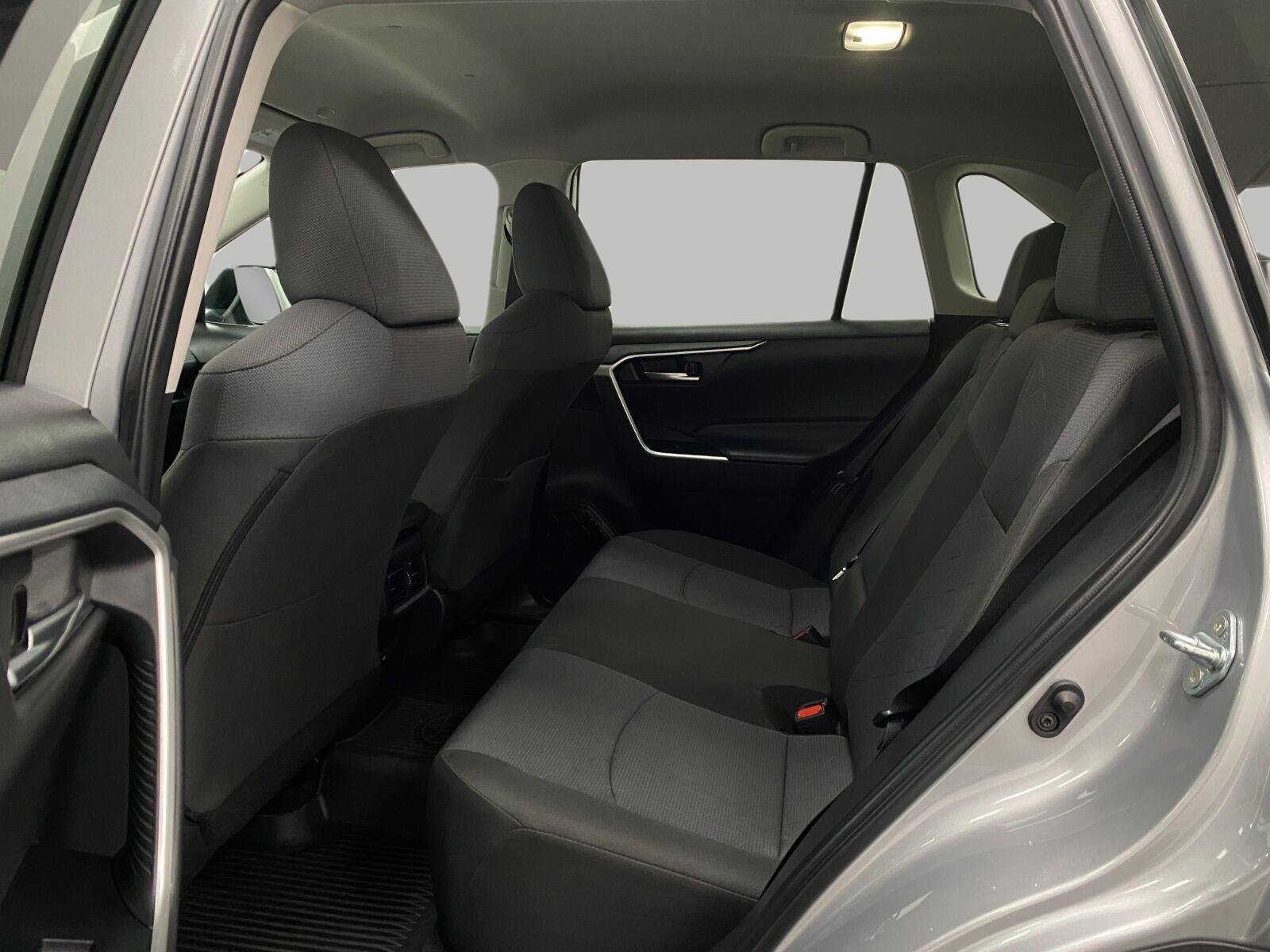 Used 2025 Toyota RAV4 XLE AWD/4WD image 26