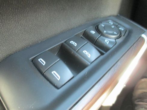 Used 2021 GMC Sierra 1500 SLT w/ SLT Premium Plus Package image 27