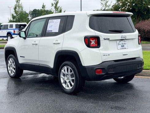Used 2023 Jeep Renegade Latitude AWD/4WD image 6