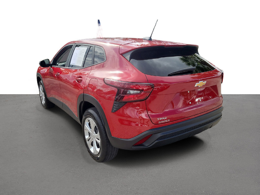 Used 2026 Chevrolet Trax LS FWD image 4